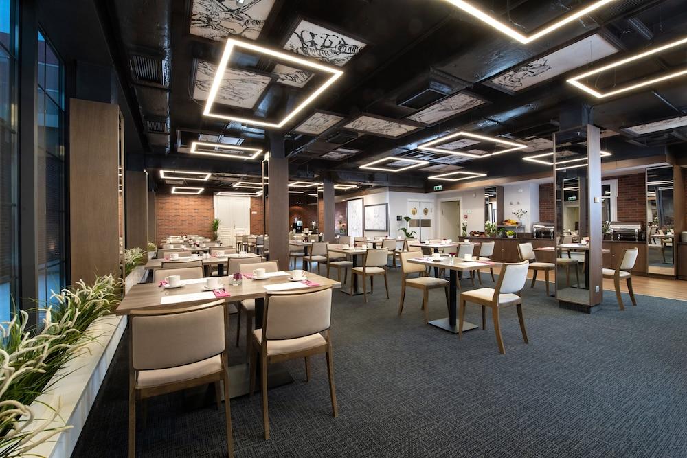 Leonardo Boutique Old Town Hotel 3*