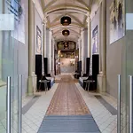 Hotel Legend