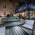Hotel Legend