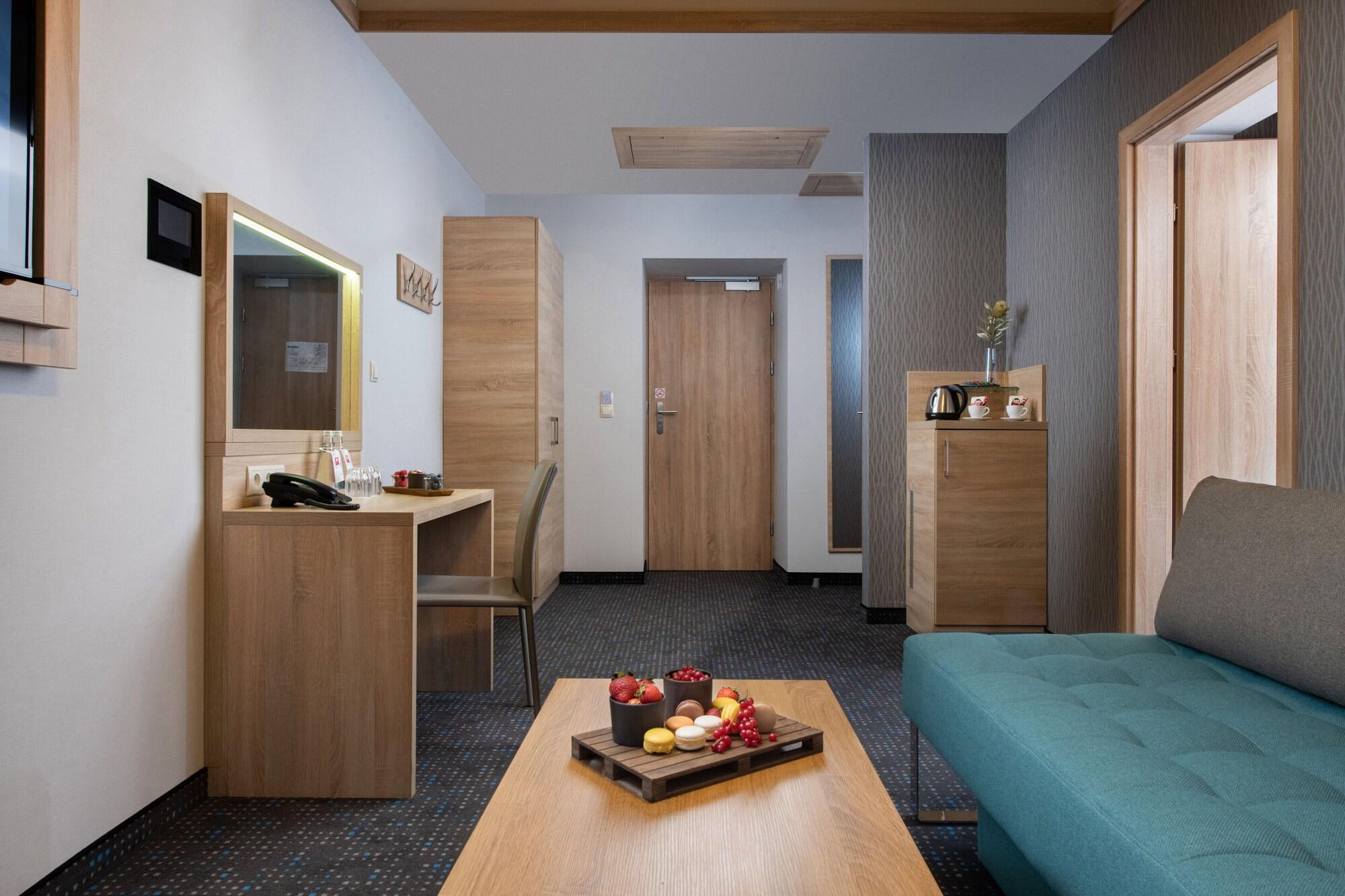 Leonardo Boutique Old Town Hotel