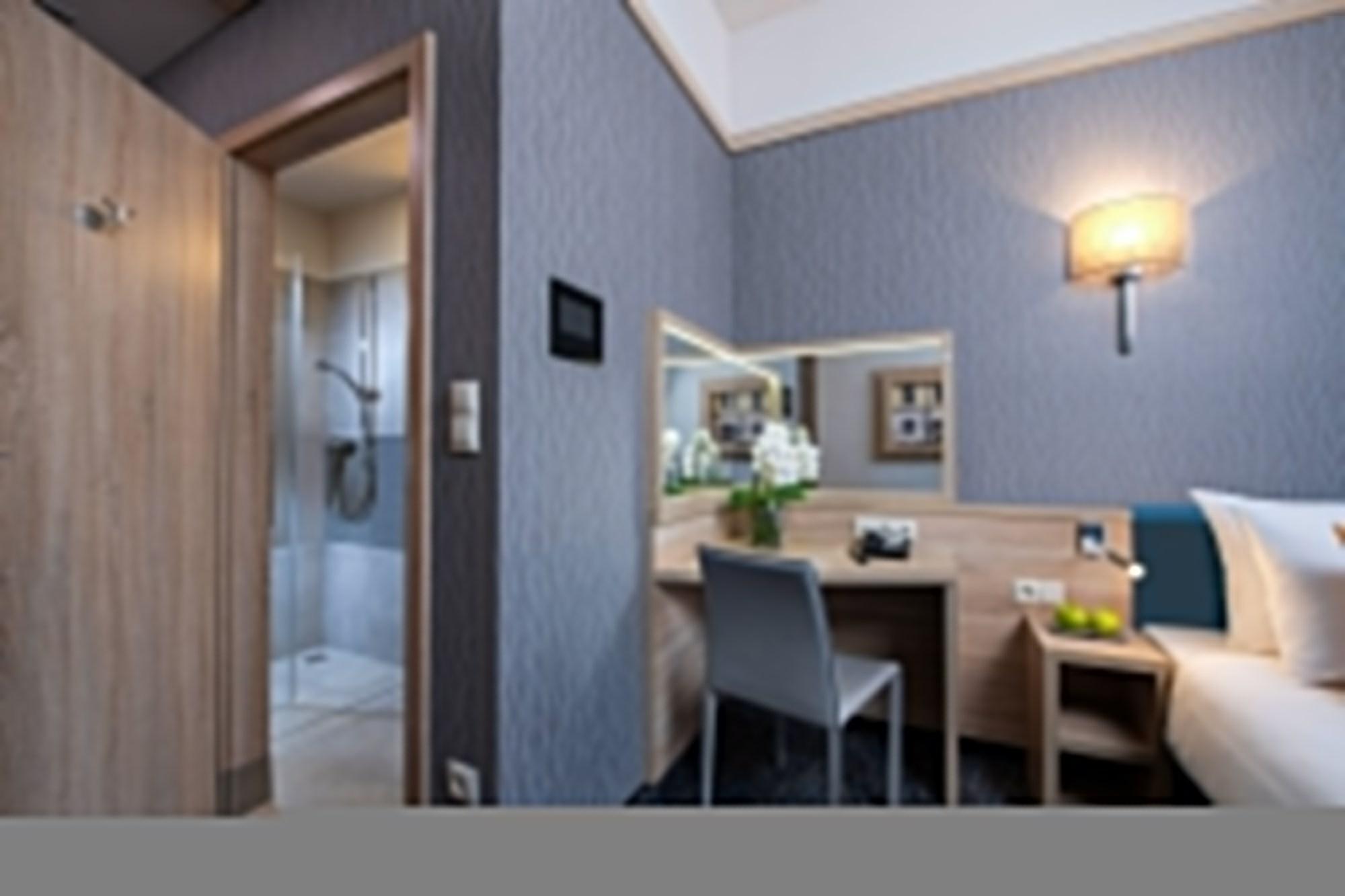 Hotel Leonardo Boutique Old Town 3*