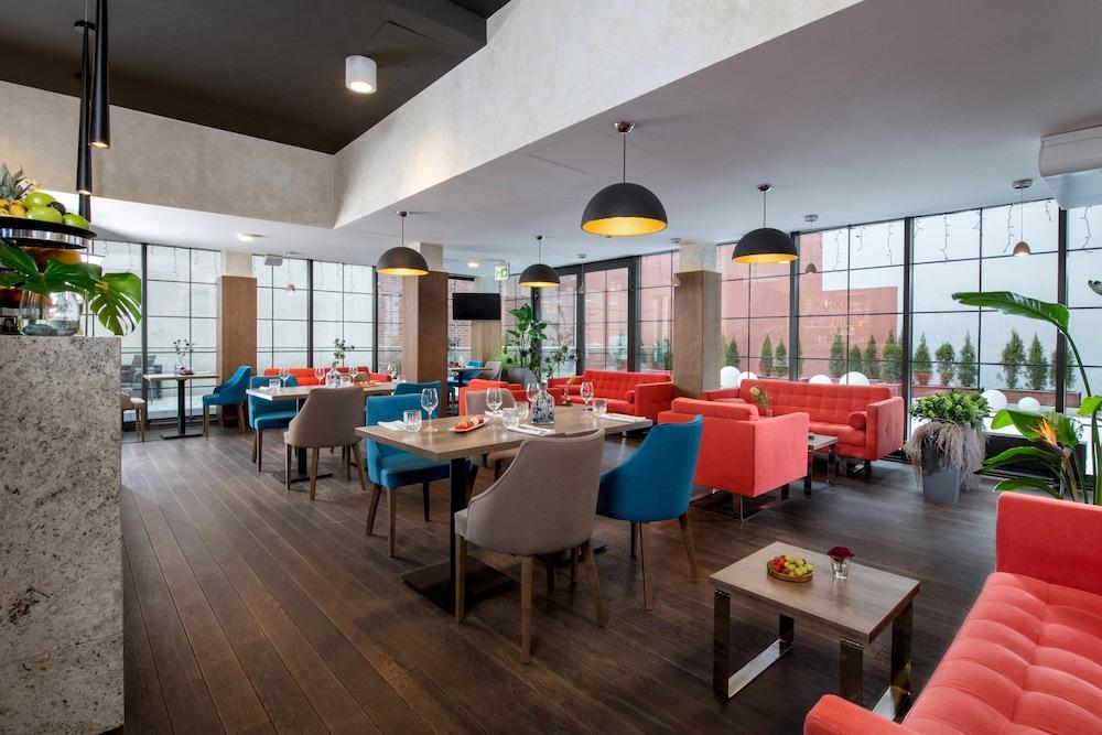 Leonardo Boutique Old Town Hotel