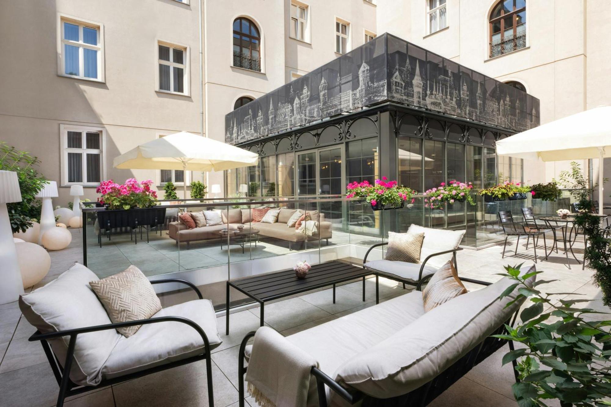 Leonardo Boutique Old Town Hotel 3*